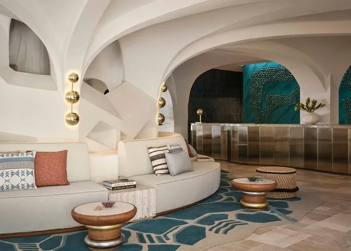 W Sardinia - Poltu Quatu Hotel