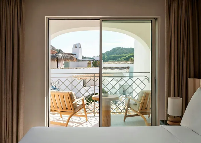 W Sardinia - Poltu Quatu Hotel