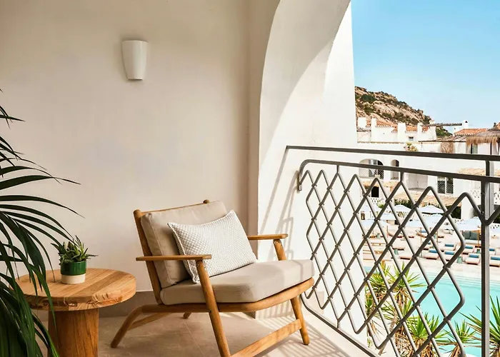 W Sardinia - Poltu Quatu Hotel